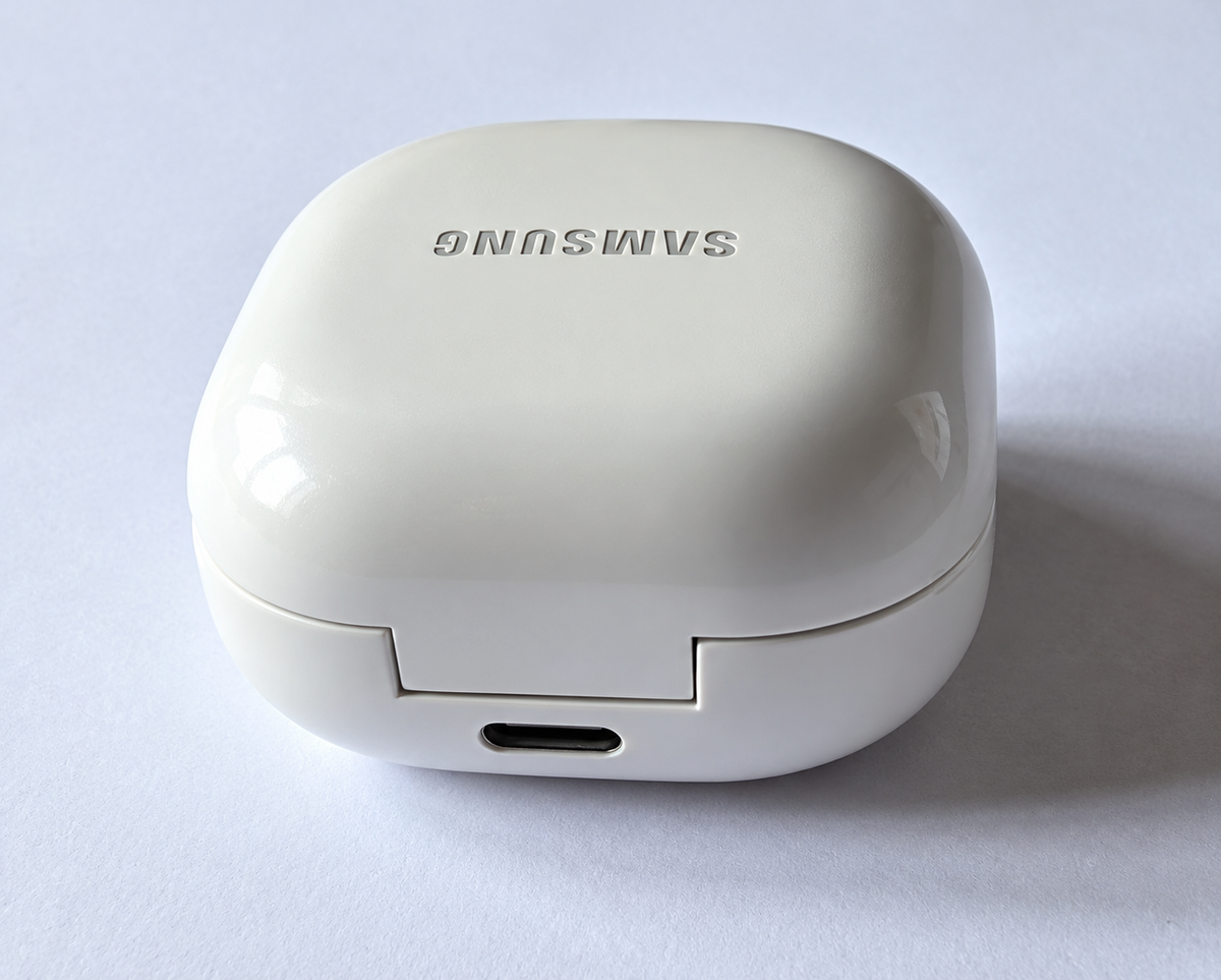 Samsung Galaxy Buds2 Pro SM-R510 with Charging Case – White